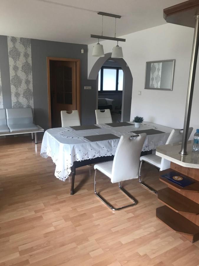 Apartament Zakatek Wroclawia Bielany Wrocławskie Buitenkant foto